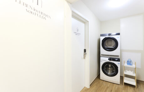 Leben im Herzen von Fulda_Flur Apartment 1 und 2 Waschmaschine